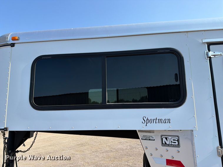 image for item FB5047 2012 Sundowner Sportman horse trailer