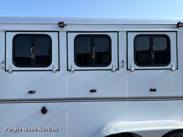 image for item FB5047 2012 Sundowner Sportman horse trailer