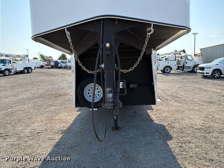 image for item FB5047 2012 Sundowner Sportman horse trailer