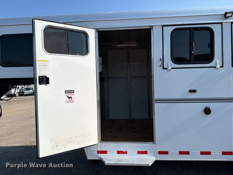 image for item FB5047 2012 Sundowner Sportman horse trailer