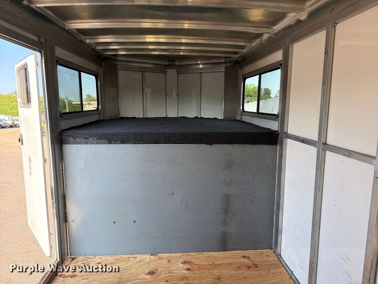 image for item FB5047 2012 Sundowner Sportman horse trailer