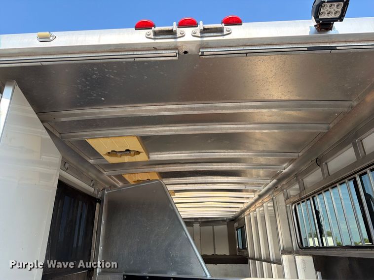 image for item FB5047 2012 Sundowner Sportman horse trailer