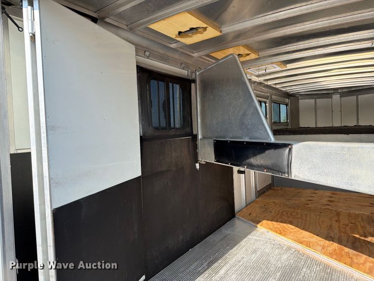 image for item FB5047 2012 Sundowner Sportman horse trailer