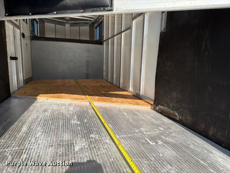 image for item FB5047 2012 Sundowner Sportman horse trailer