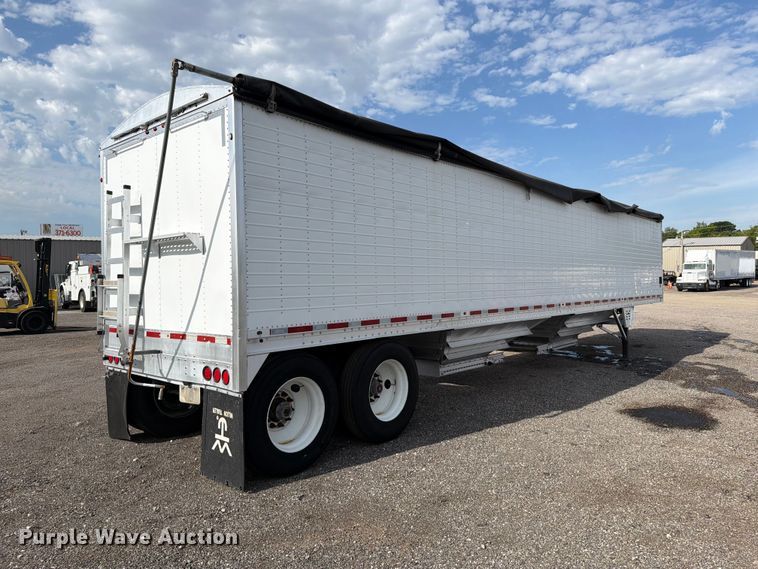 image for item FB5064 2015 Wilson Trailer DWH-550 grain trailer
