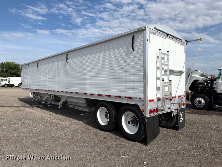 image for item FB5064 2015 Wilson Trailer DWH-550 grain trailer