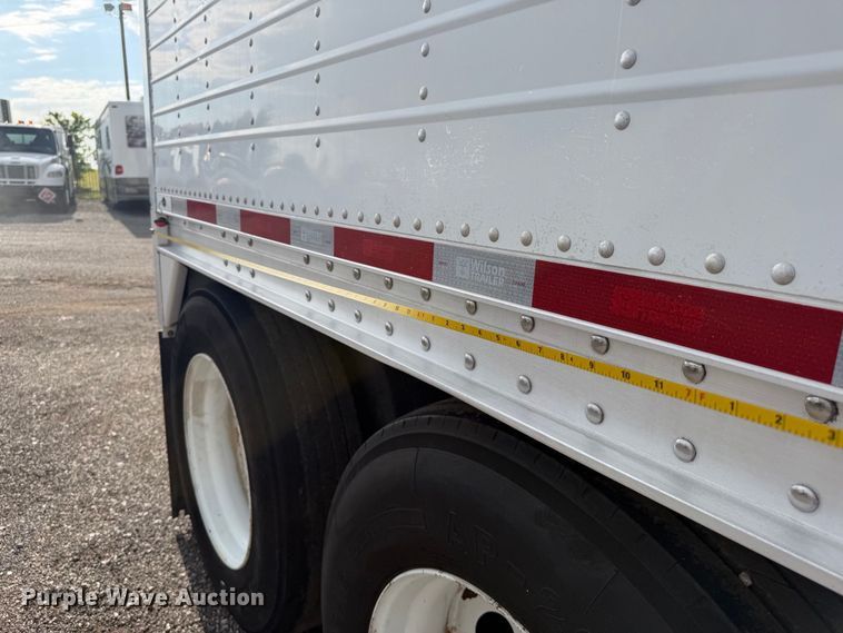 image for item FB5064 2015 Wilson Trailer DWH-550 grain trailer