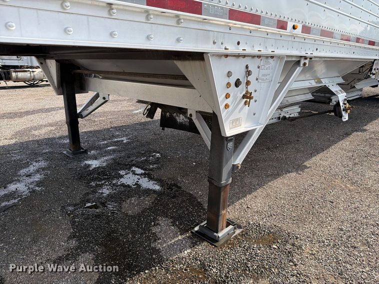 image for item FB5064 2015 Wilson Trailer DWH-550 grain trailer