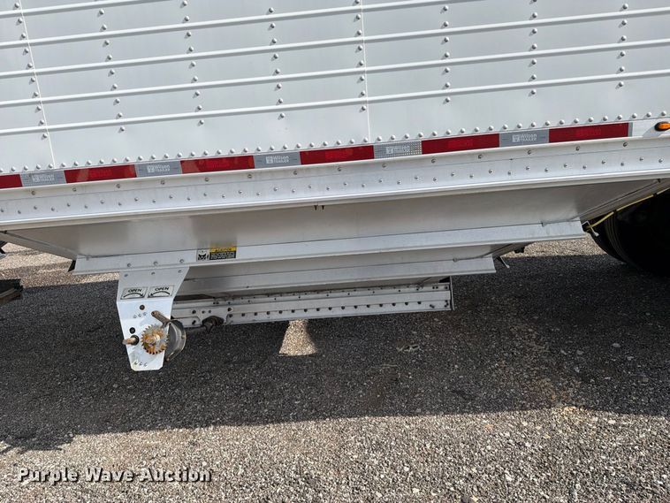 image for item FB5064 2015 Wilson Trailer DWH-550 grain trailer