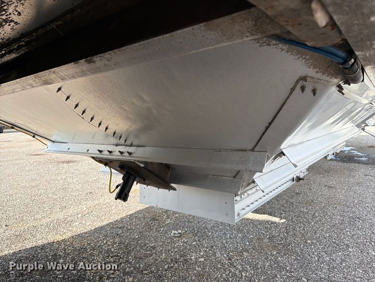image for item FB5064 2015 Wilson Trailer DWH-550 grain trailer