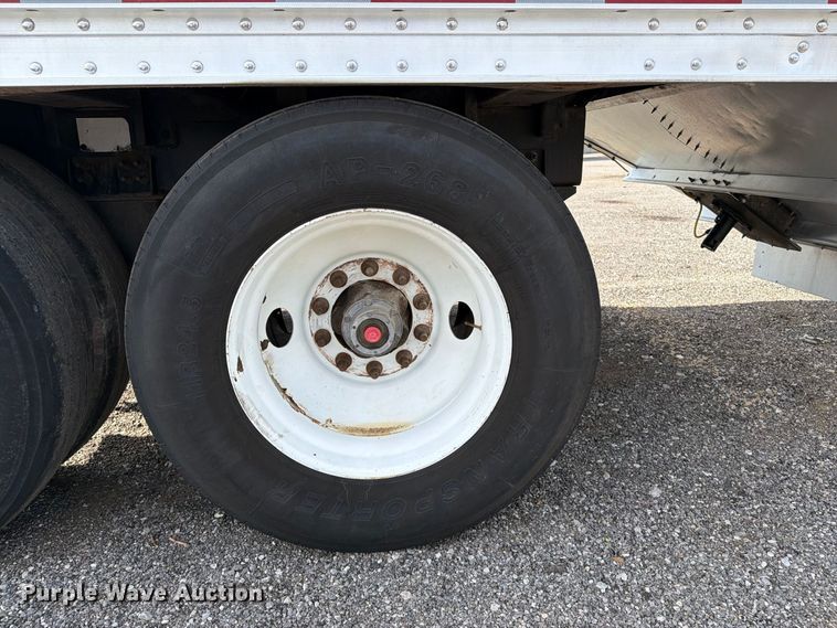 image for item FB5064 2015 Wilson Trailer DWH-550 grain trailer