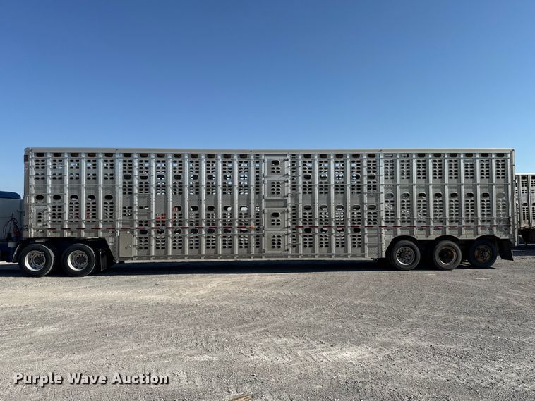 image for item FC4251 2014 Wilson Silver Star PSDCL-402P livestock trailer
