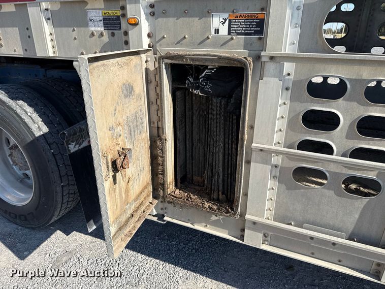 image for item FC4251 2014 Wilson Silver Star PSDCL-402P livestock trailer