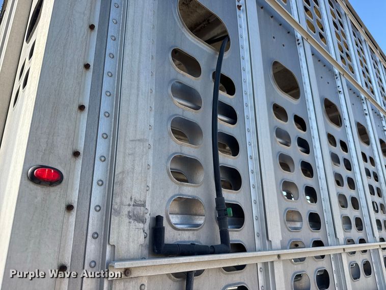 image for item FC4251 2014 Wilson Silver Star PSDCL-402P livestock trailer