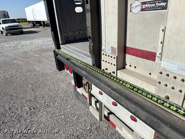 image for item FC4251 2014 Wilson Silver Star PSDCL-402P livestock trailer