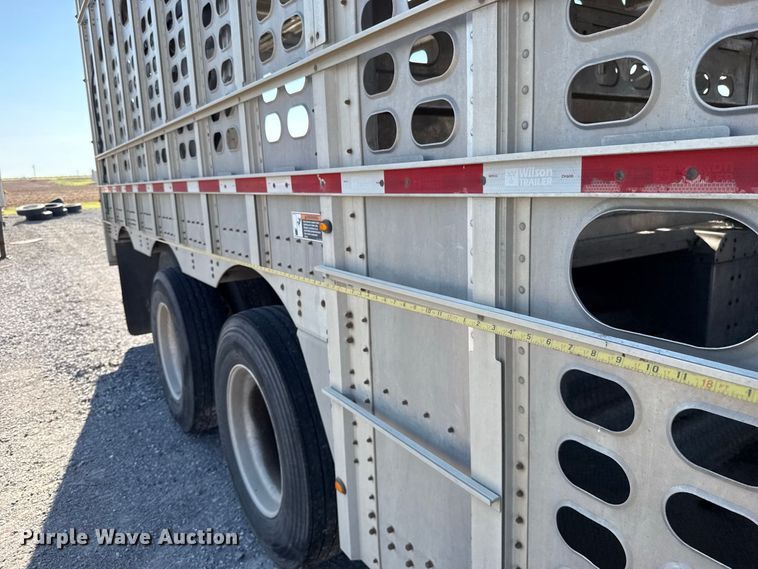 image for item FC4251 2014 Wilson Silver Star PSDCL-402P livestock trailer
