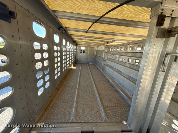 image for item FC4251 2014 Wilson Silver Star PSDCL-402P livestock trailer