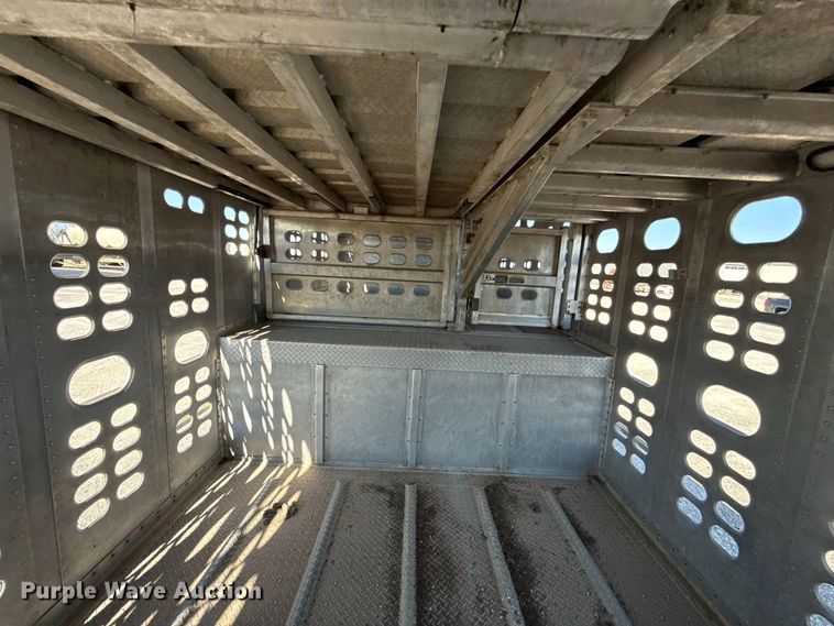 image for item FC4251 2014 Wilson Silver Star PSDCL-402P livestock trailer