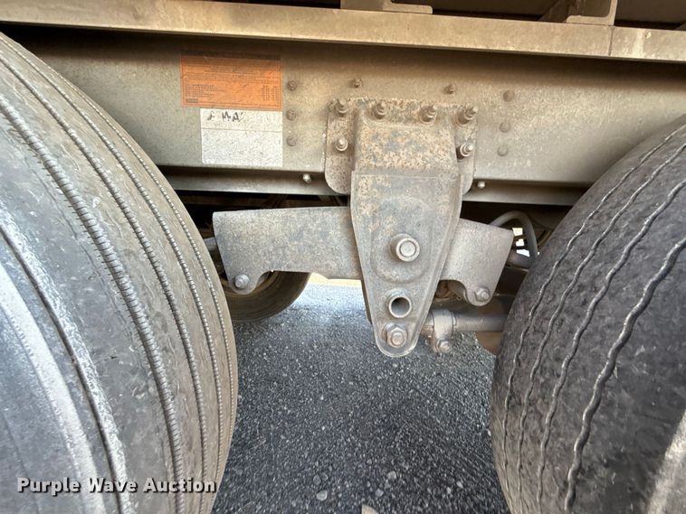 image for item FC4251 2014 Wilson Silver Star PSDCL-402P livestock trailer