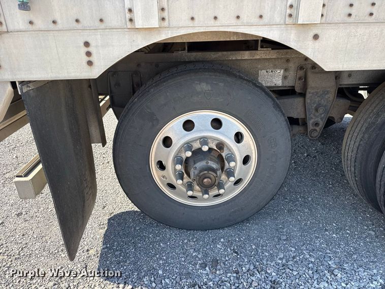 image for item FC4251 2014 Wilson Silver Star PSDCL-402P livestock trailer