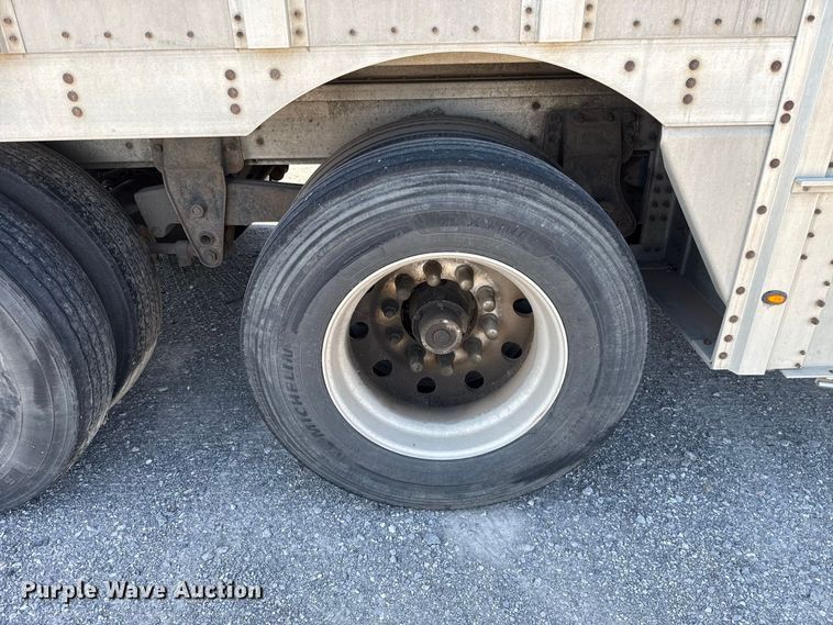 image for item FC4251 2014 Wilson Silver Star PSDCL-402P livestock trailer
