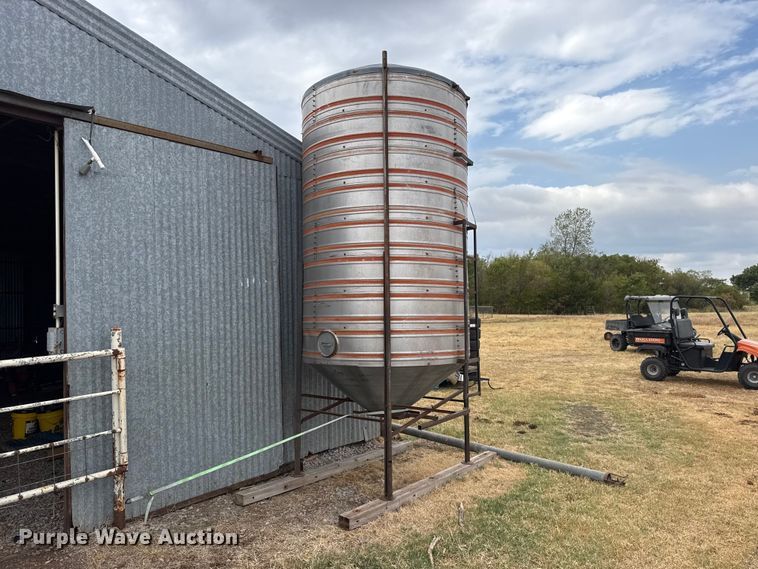 image for item FC4311 Midwest grain bin