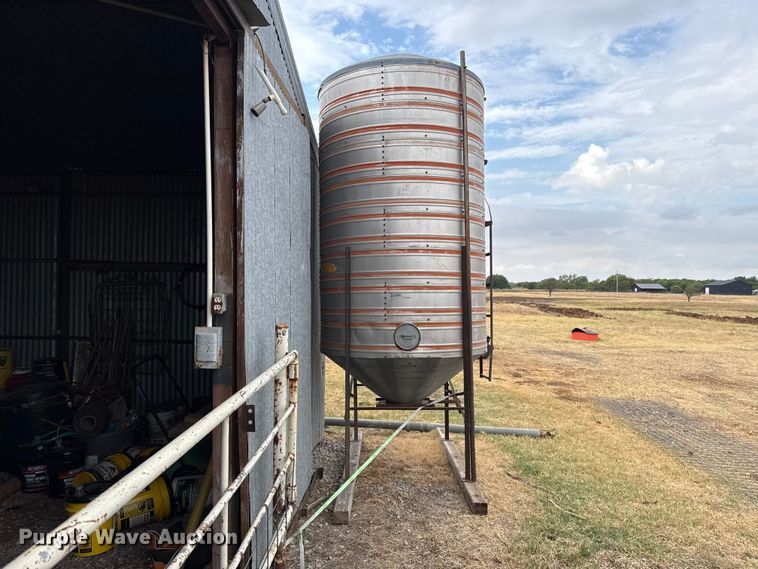 image for item FC4311 Midwest grain bin
