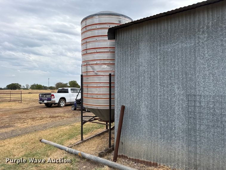 image for item FC4311 Midwest grain bin