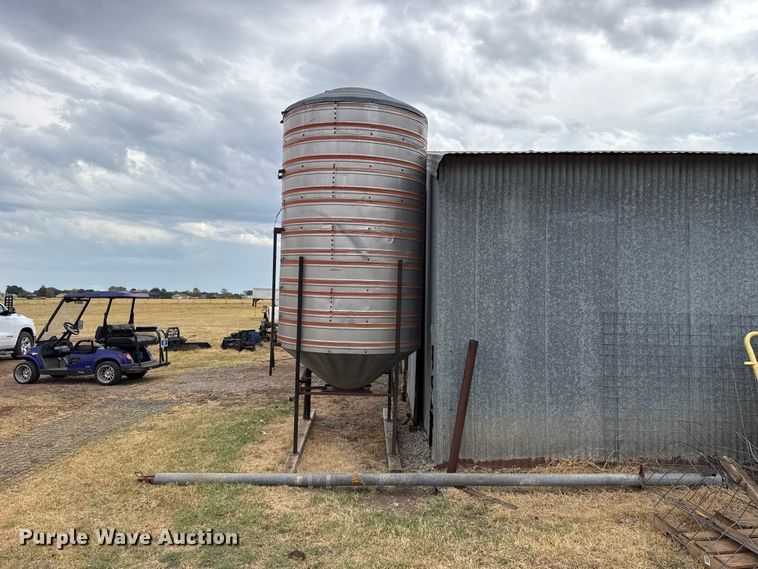 image for item FC4311 Midwest grain bin
