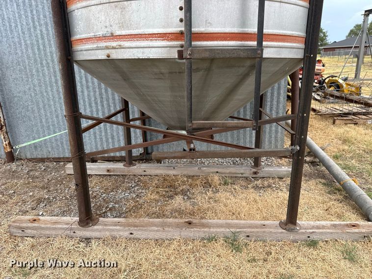 image for item FC4311 Midwest grain bin