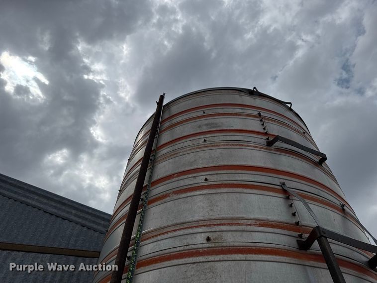 image for item FC4311 Midwest grain bin