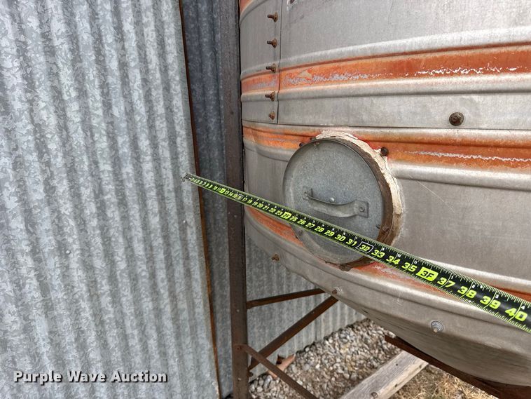 image for item FC4311 Midwest grain bin