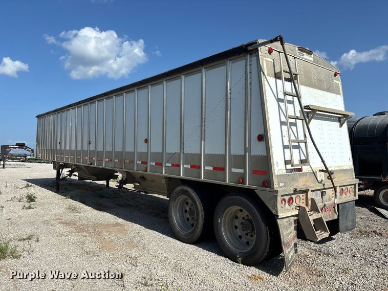 image for item FG0542 2008 Cornhusker Ultra-Lite grain trailer