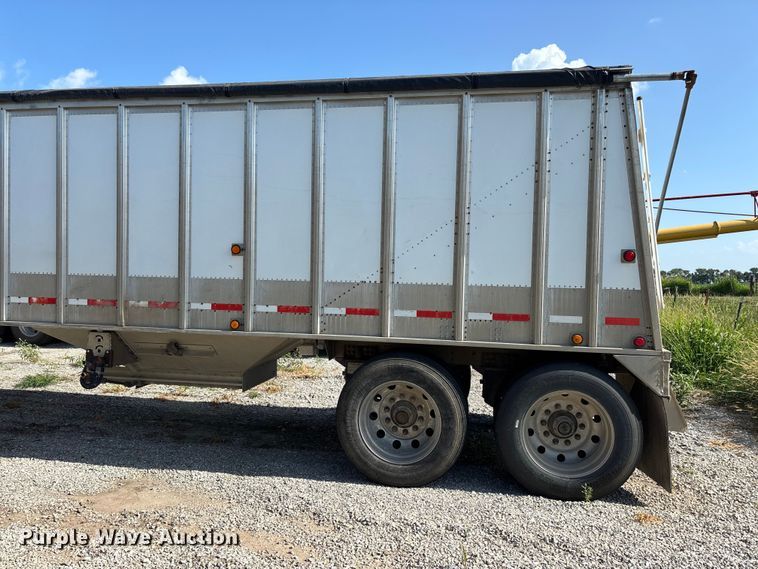 image for item FG0542 2008 Cornhusker Ultra-Lite grain trailer