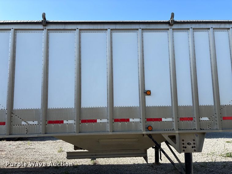 image for item FG0542 2008 Cornhusker Ultra-Lite grain trailer