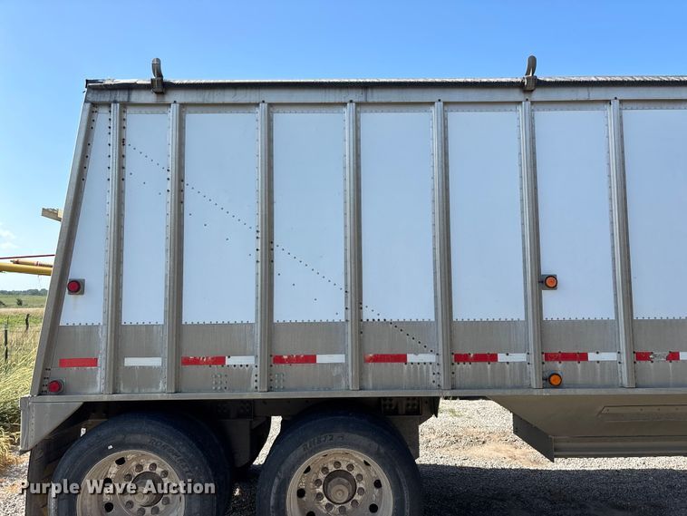 image for item FG0542 2008 Cornhusker Ultra-Lite grain trailer