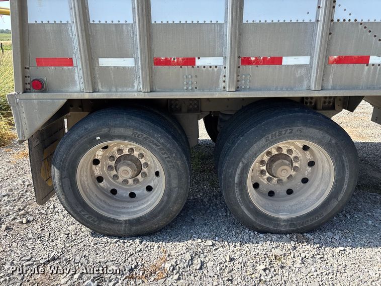 image for item FG0542 2008 Cornhusker Ultra-Lite grain trailer