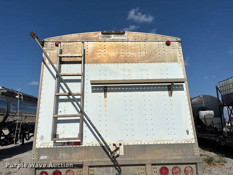 image for item FG0542 2008 Cornhusker Ultra-Lite grain trailer