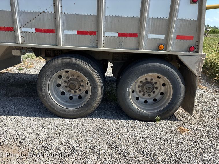 image for item FG0542 2008 Cornhusker Ultra-Lite grain trailer