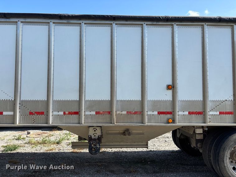image for item FG0542 2008 Cornhusker Ultra-Lite grain trailer