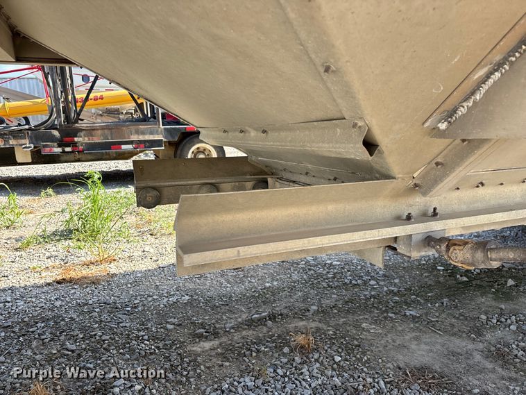 image for item FG0542 2008 Cornhusker Ultra-Lite grain trailer