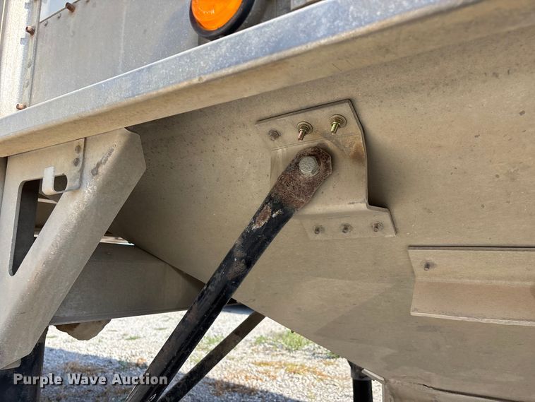 image for item FG0542 2008 Cornhusker Ultra-Lite grain trailer