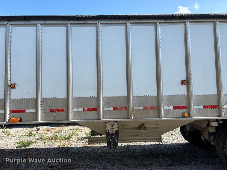 image for item FG0542 2008 Cornhusker Ultra-Lite grain trailer