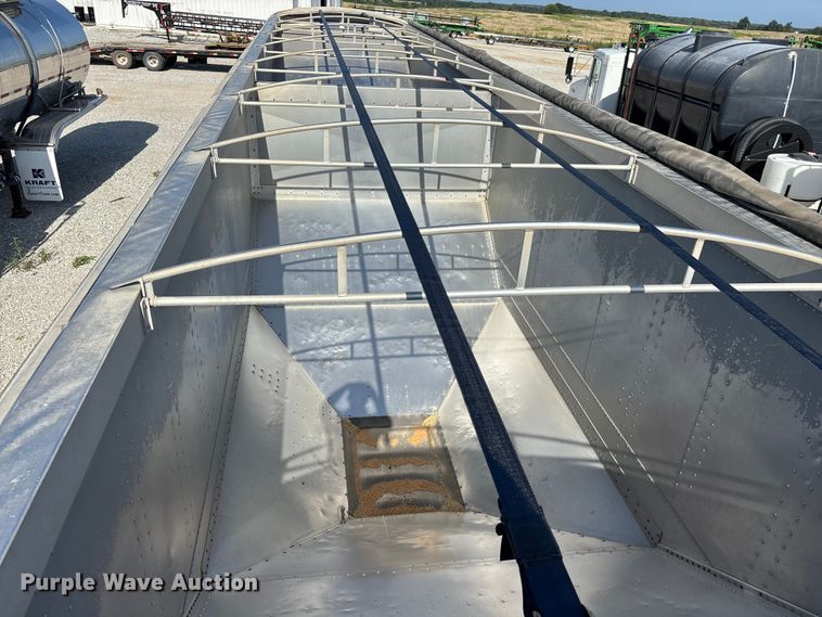image for item FG0542 2008 Cornhusker Ultra-Lite grain trailer