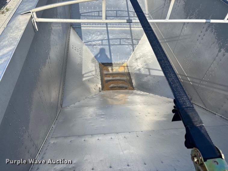 image for item FG0542 2008 Cornhusker Ultra-Lite grain trailer
