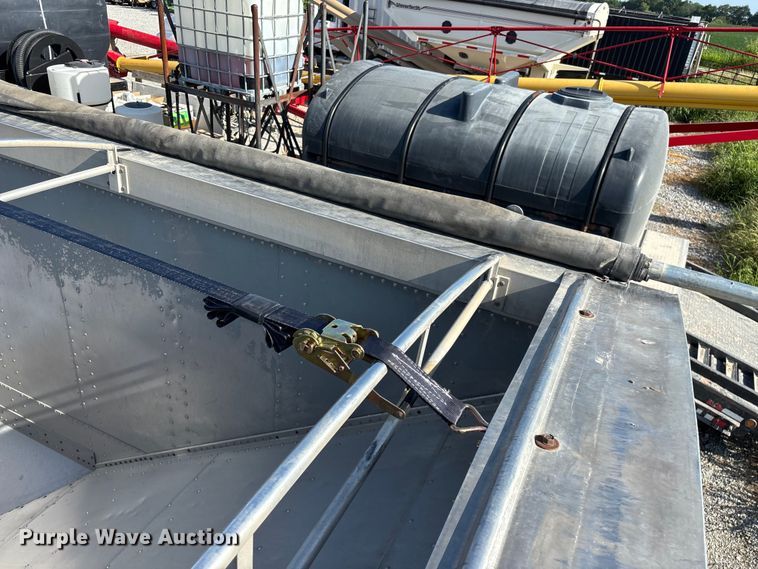 image for item FG0542 2008 Cornhusker Ultra-Lite grain trailer