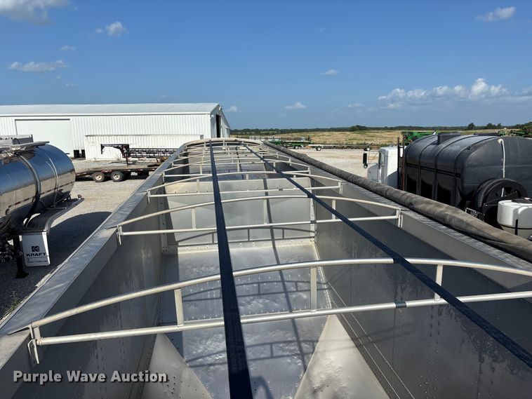 image for item FG0542 2008 Cornhusker Ultra-Lite grain trailer