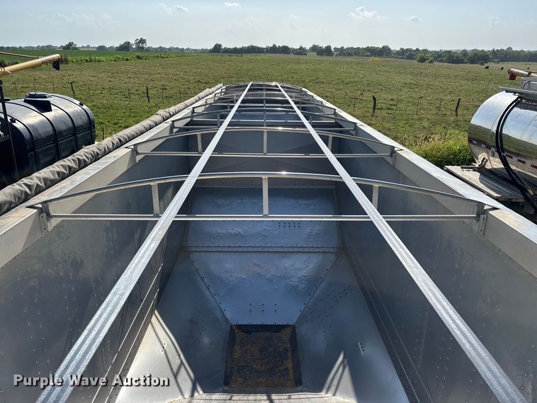 image for item FG0542 2008 Cornhusker Ultra-Lite grain trailer