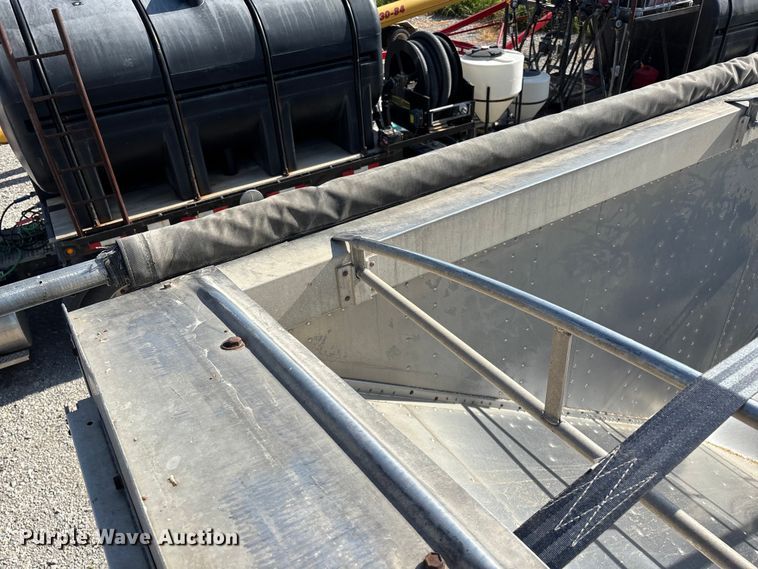 image for item FG0542 2008 Cornhusker Ultra-Lite grain trailer