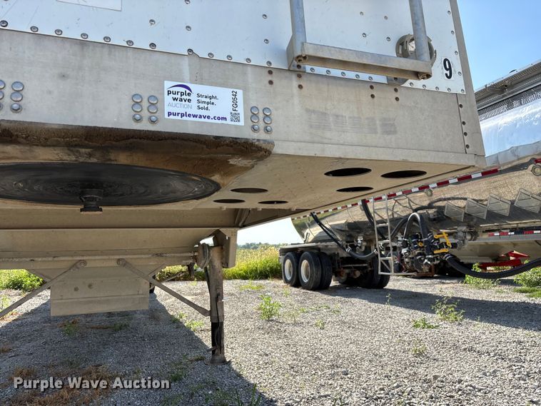 image for item FG0542 2008 Cornhusker Ultra-Lite grain trailer